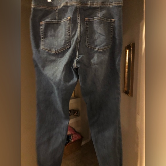 Lane Bryant Sz 18 Denim Crops - Picture 3 of 6